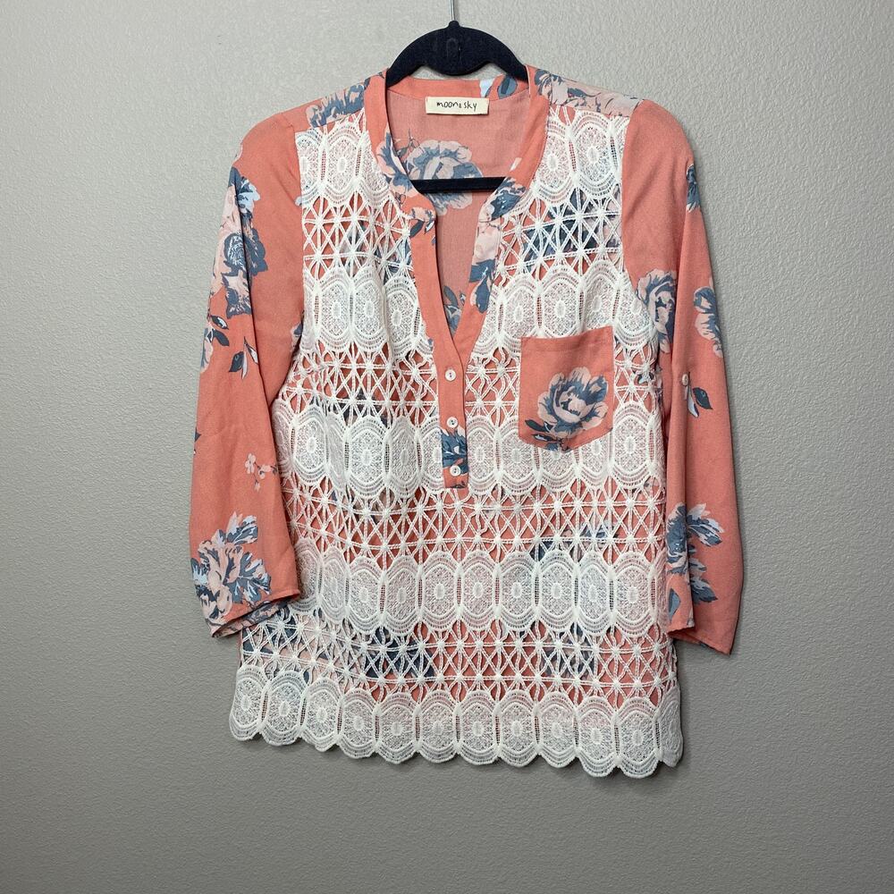 Moon and Sky‎ Peach Floral Crochet Popover Size Small